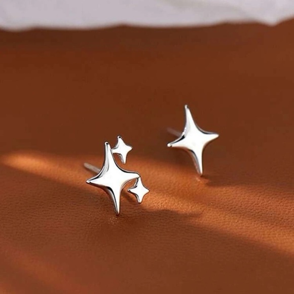 Star Stud Earrings Silver Plated - Picture 3 of 5